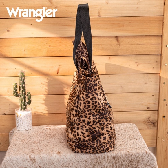 Wrangler Leopard Print Large Tote/Crossbody Leopard - Picture 2 of 6